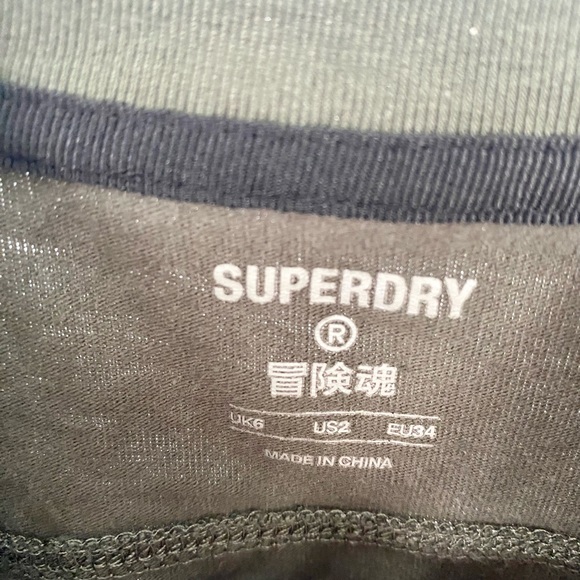 Women’s Superdry T-Shirt in Forest Green size 2 - Picture 2 of 3